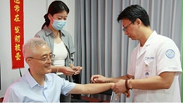 青岛中新华美特邀城阳区人民医院朱志华主任开展健康讲座及问诊活动