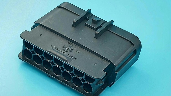 汽车连接器用玻纤阻燃PBT材料